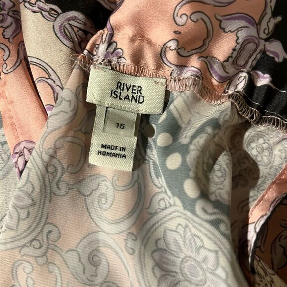 River Island scarf print halter jumpsuit in pink - Picture 10 of 13